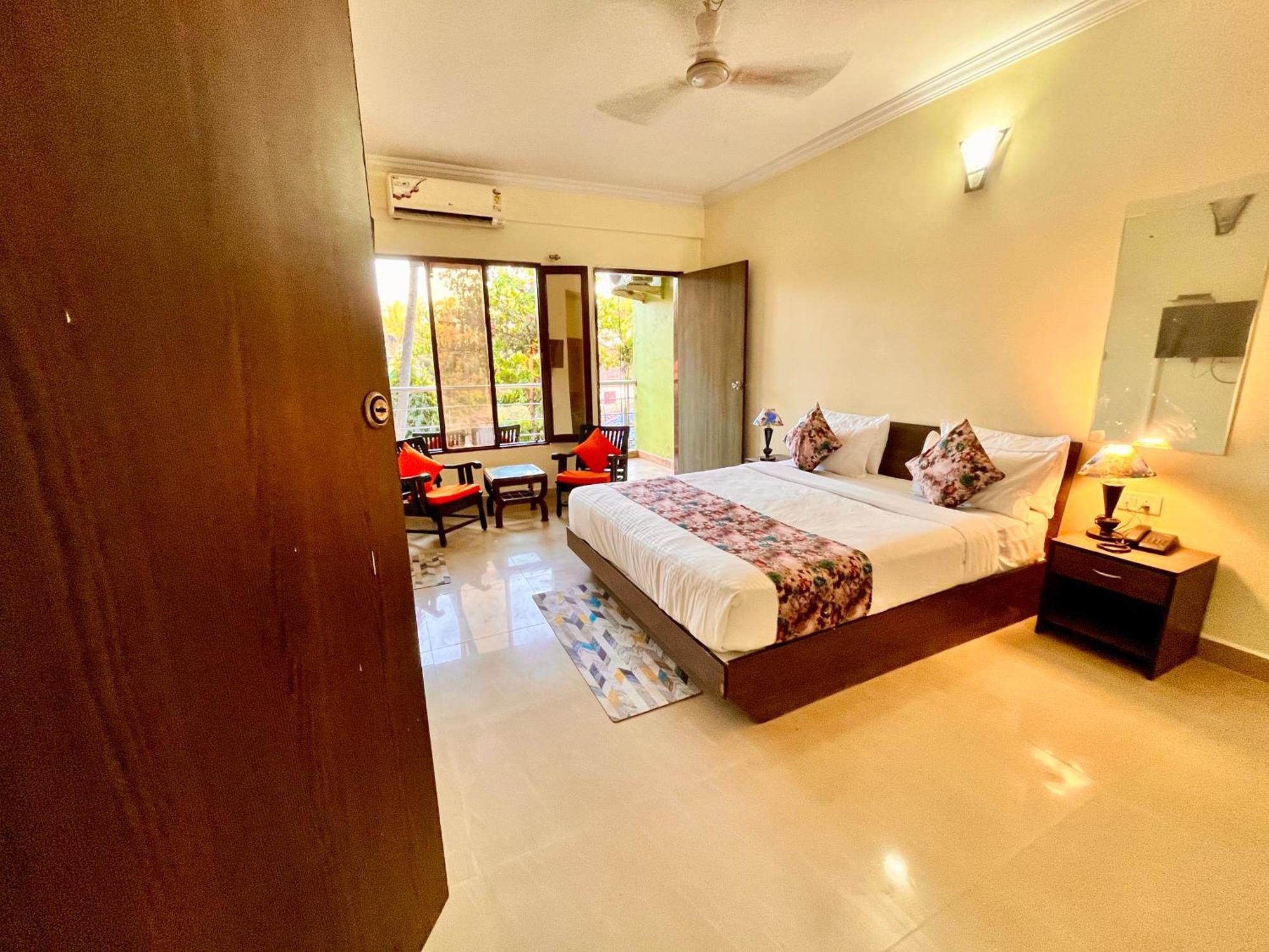 קלנגוטה Summer Beach Resort, Goa - #Near Baga Beach #Swimming Pool #Garden #Bar #Lift #Premium Rooms #Property Of The Year #70565-84665 מראה חיצוני תמונה