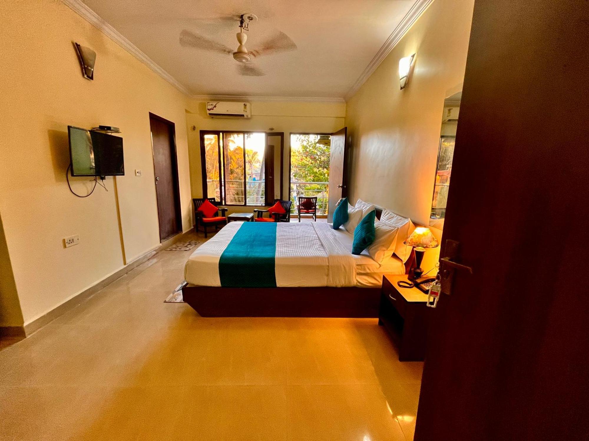 קלנגוטה Summer Beach Resort, Goa - #Near Baga Beach #Swimming Pool #Garden #Bar #Lift #Premium Rooms #Property Of The Year #70565-84665 מראה חיצוני תמונה