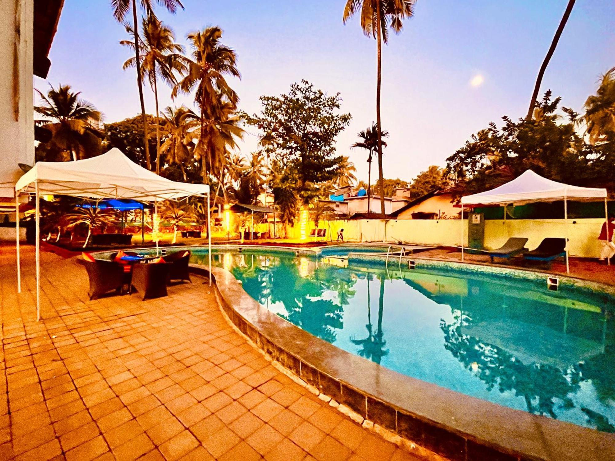 קלנגוטה Summer Beach Resort, Goa - #Near Baga Beach #Swimming Pool #Garden #Bar #Lift #Premium Rooms #Property Of The Year #70565-84665 מראה חיצוני תמונה