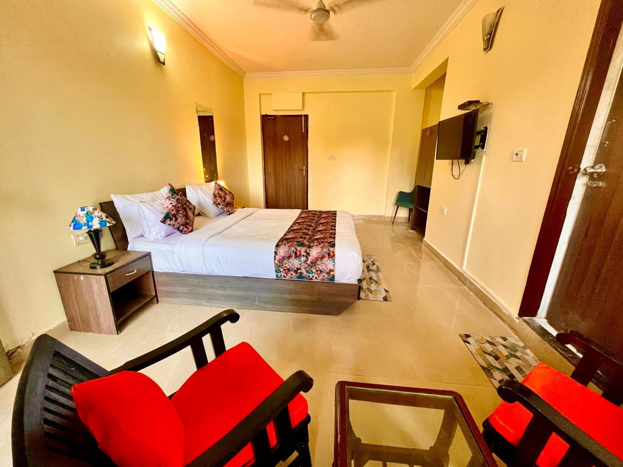 קלנגוטה Summer Beach Resort, Goa - #Near Baga Beach #Swimming Pool #Garden #Bar #Lift #Premium Rooms #Property Of The Year #70565-84665 מראה חיצוני תמונה